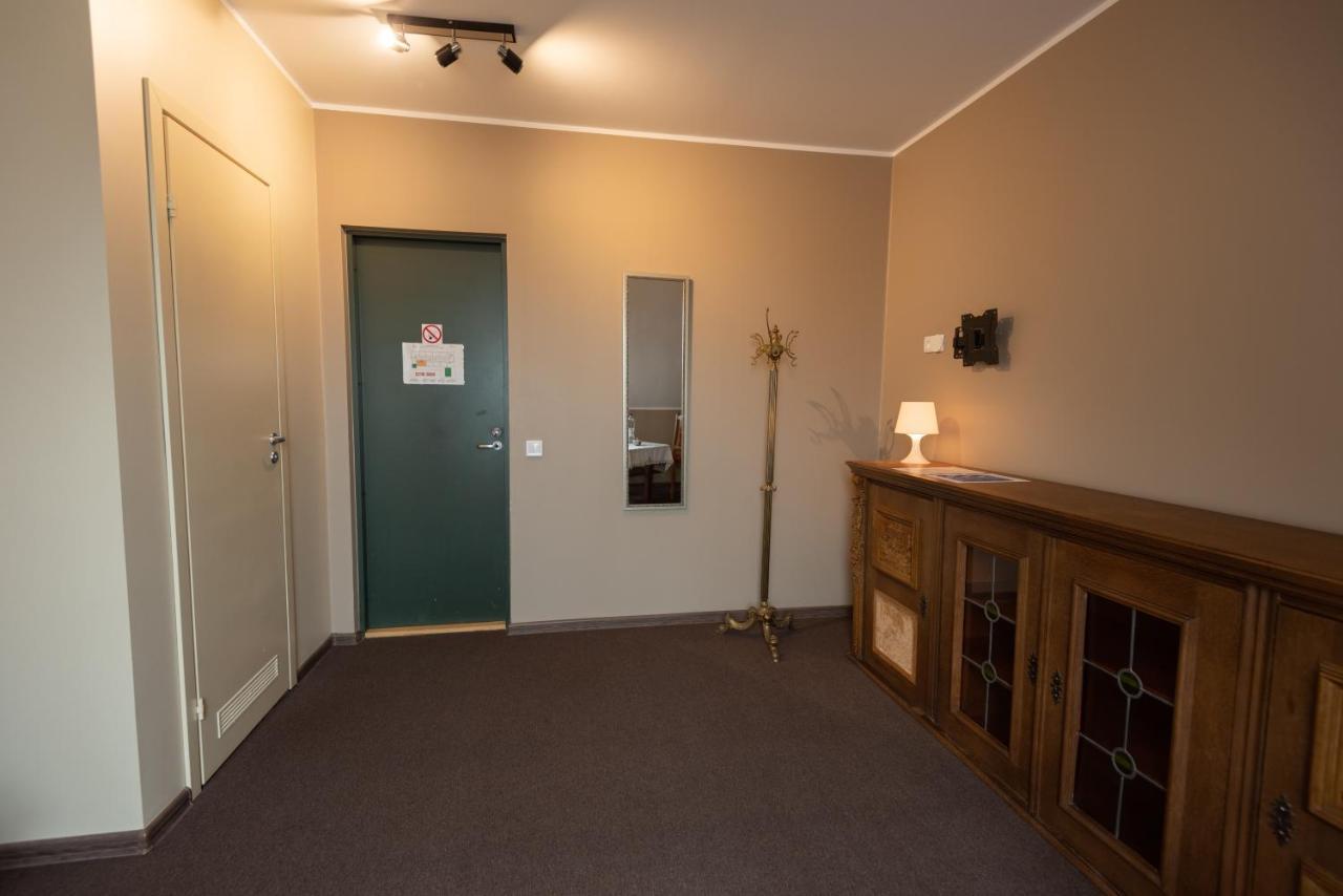 Aiakeskuse Hostel Rakvere Bagian luar foto