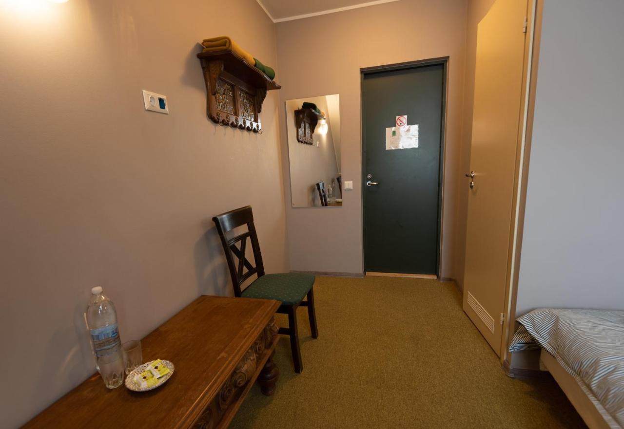 Aiakeskuse Hostel Rakvere Bagian luar foto